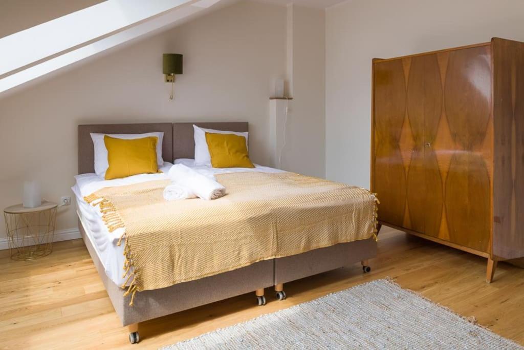 Charming Apartment In Perfect Location Krakow Bagian luar foto